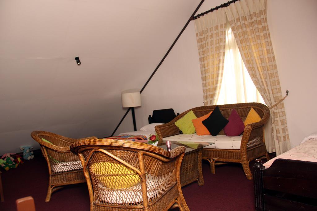 Perera Homestay Нувара-Элия Экстерьер фото